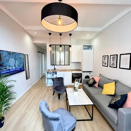 New Loft Old Town / Marche Provencal / Miusee Picasso Αντίμπ