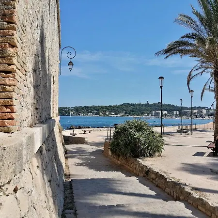 New Loft Old Town / Marche Provencal / Miusee Picasso * Αντίμπ