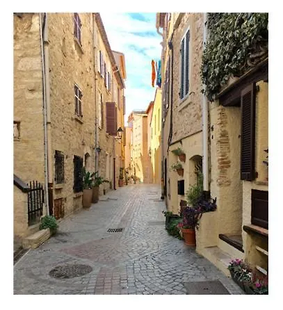 New Loft Old Town / Marche Provencal / Miusee Picasso Αντίμπ