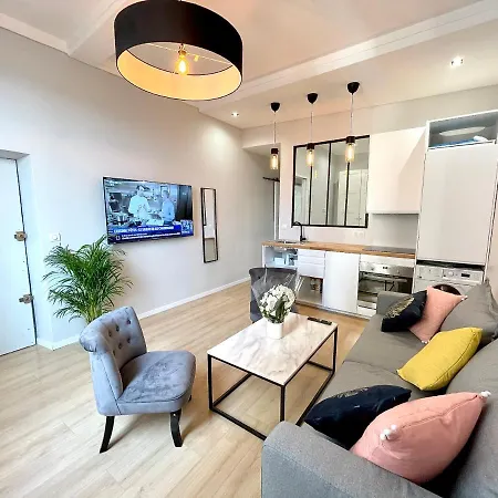 New Loft Old Town / Marche Provencal / Miusee Picasso Antibes