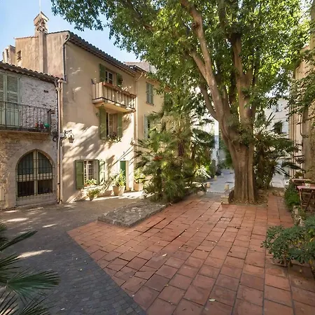 New Loft Old Town / Marche Provencal / Miusee Picasso